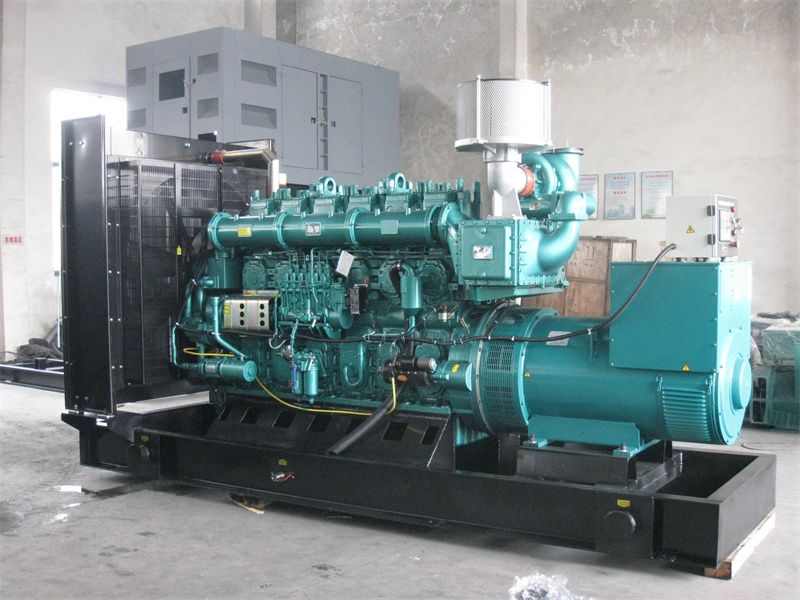 西盟200KW 柴油发电机的油耗是多少?